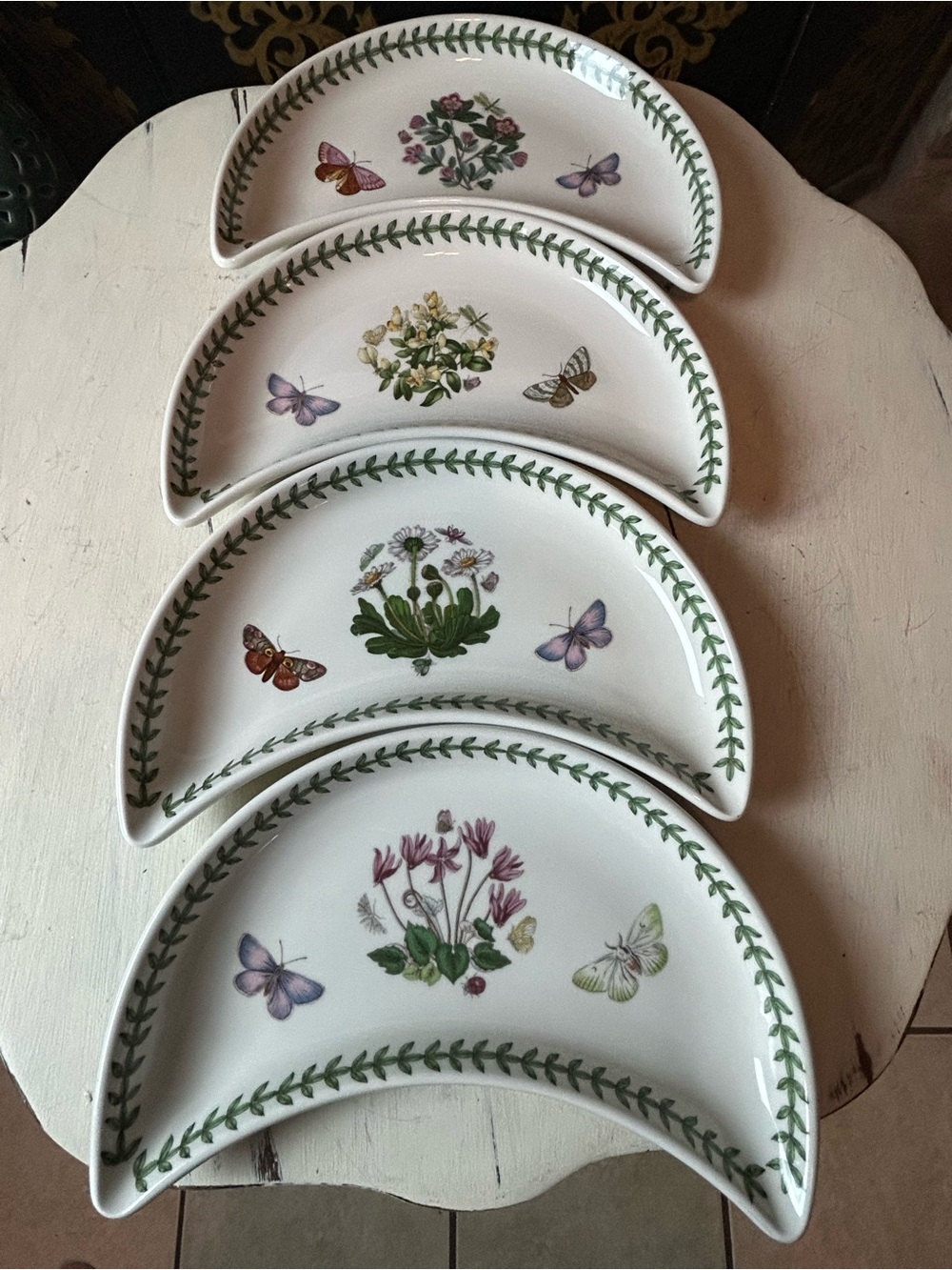 4 PORTMEIRON BOTANIC GARDEN Crescent Salad Plate Floral Butterflies Leaf Rim